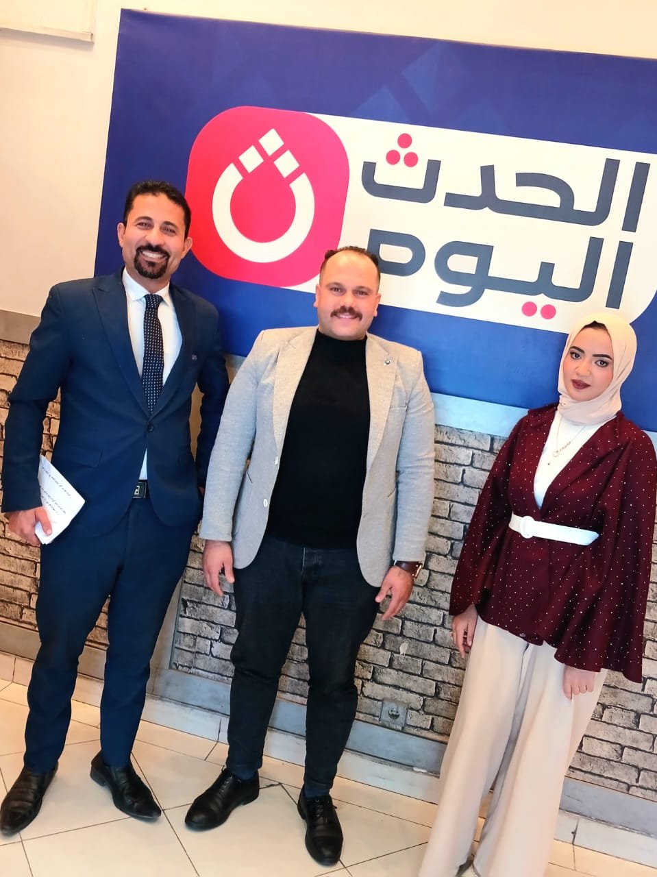 صورة جماعية من الاستوديو